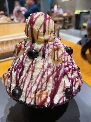 Bingsu Machine: A Cooling Moment on a Hot Summer Day Bingsu